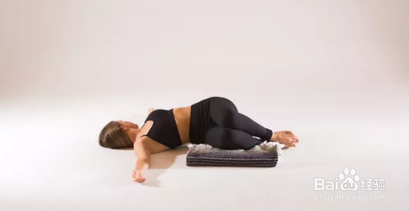 缓解腰痛 这6个瑜伽体式要经常练习