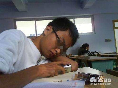 高二学生想努力学习，但沉迷玩手机，该怎么办？