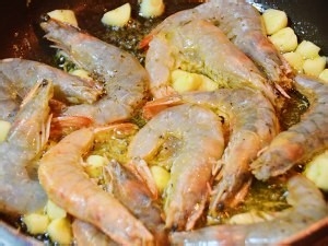 奶油香料炖大虾的美味做法