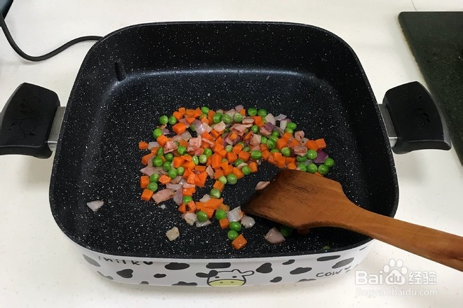 怎么样做美味的菠萝大虾炒饭