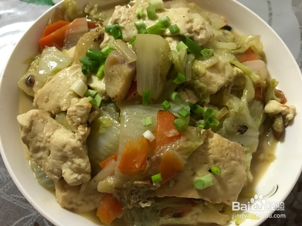 <b>家庭版白菜炖豆腐的做法</b>