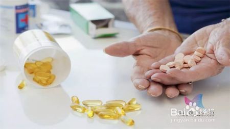 惊呆！女明星一口气吃了十几种保健品…这个，真的越多越好吗