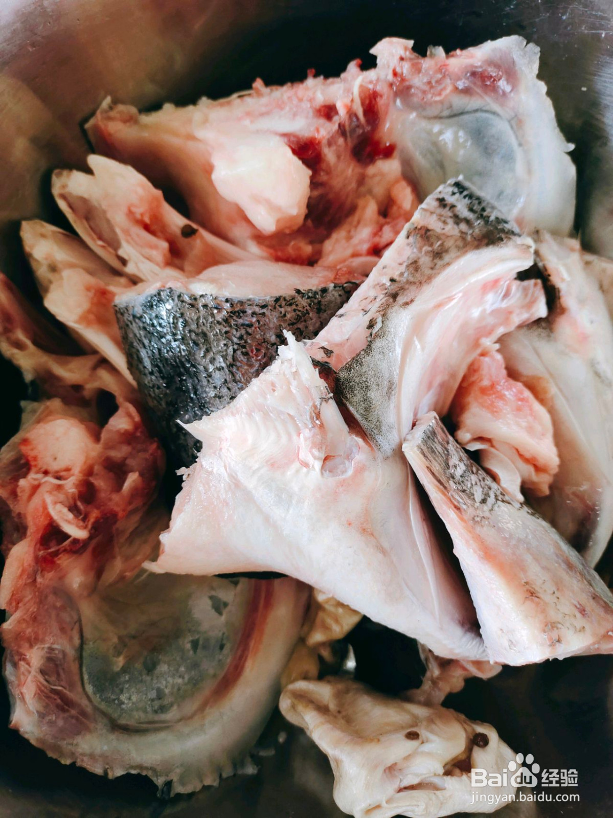 家庭版鱼头炖豆腐的做法