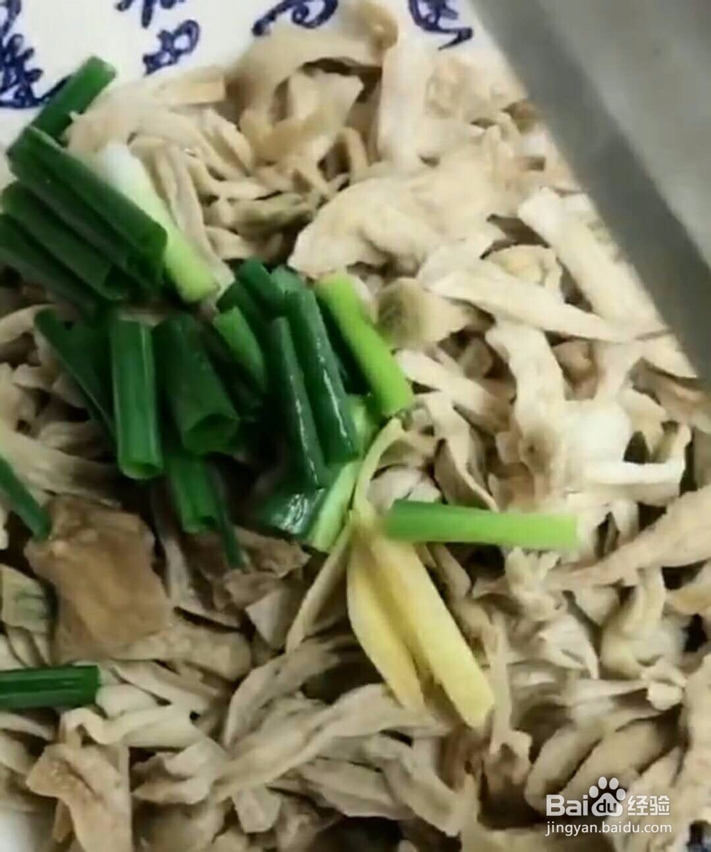 五花肉焖咸菜条做法