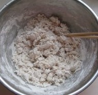 如何简单快速的做西红柿鸡蛋疙瘩汤?