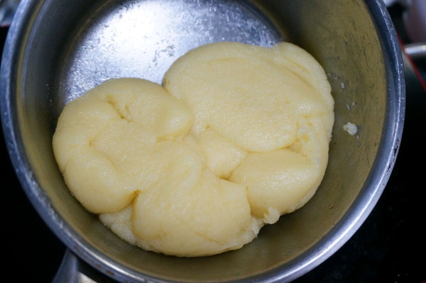 巧克力花生酥皮泡芙