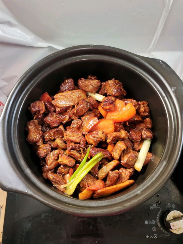 西红柿土豆牛腩煲