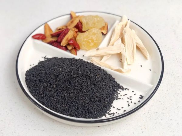 山药红枣芝麻糊