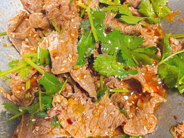 捞汁香菜拌牛肉