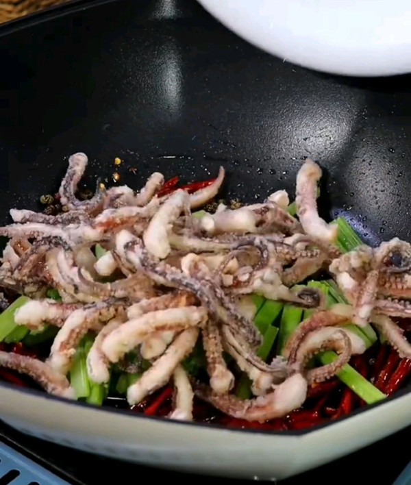 特色干煸鱿鱼须