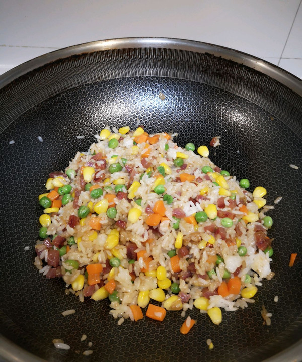 广式腊肠时蔬蛋炒饭