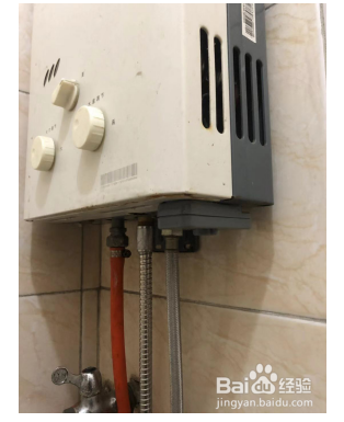 如何在燃气灶和热水器里安装丰蓝一号电池