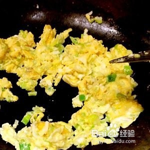香油炒鸡蛋的做法