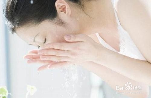 土豆片去黑眼圈