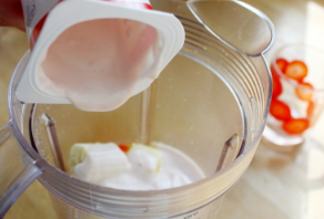 草莓思慕雪的做法