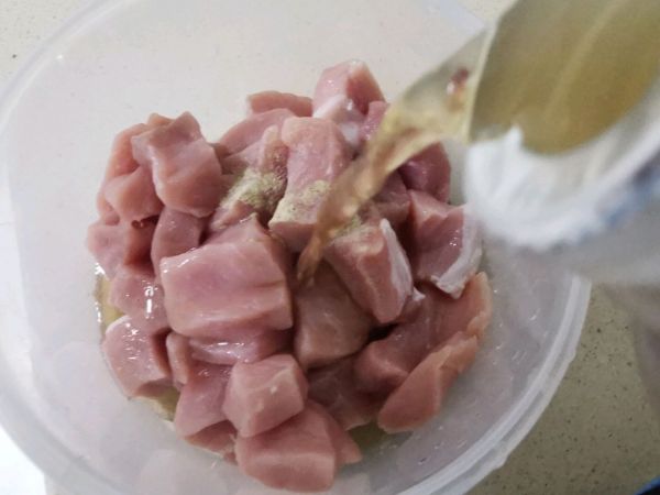秘制蒜香烤肉肉