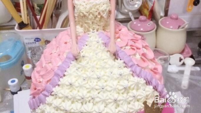 <b>彩虹芭比娃娃蛋糕怎么做</b>