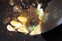 西芹炒猪颈肉怎么做