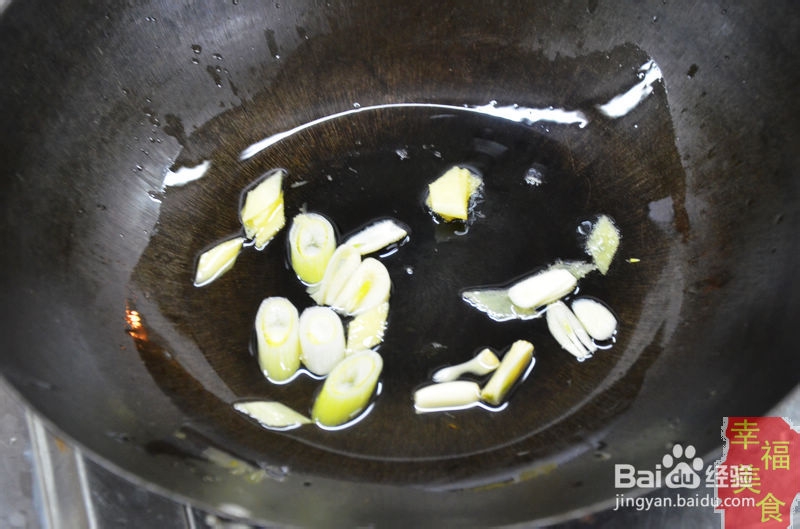 幸福美食：清新爽口的西芹百合