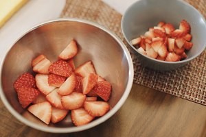 怎么做美味的草莓方蛋糕