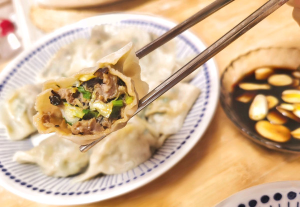 总有一碗白菜香菇猪肉饺子