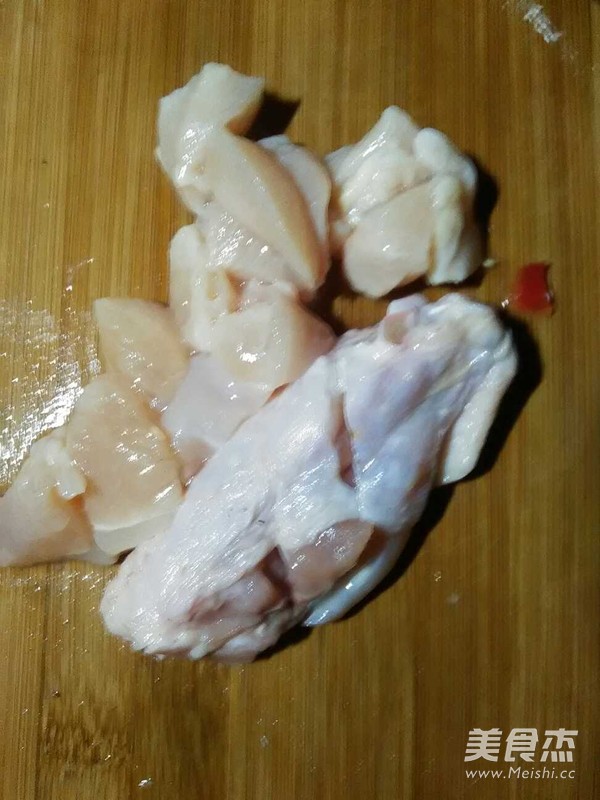 土豆炖鸡肉的做法