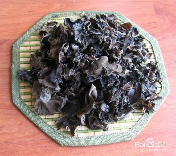 怎样制作夏日清爽凉菜———香拌黑木耳