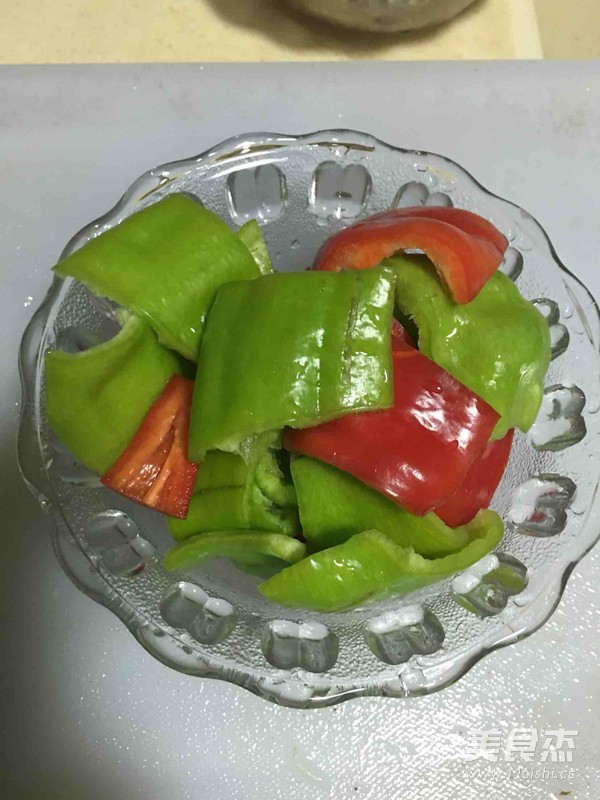 三色排骨的做法