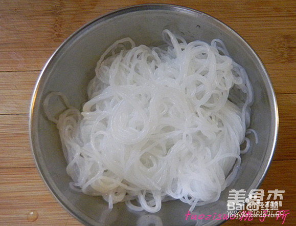 金蒜粉丝蒸丝瓜