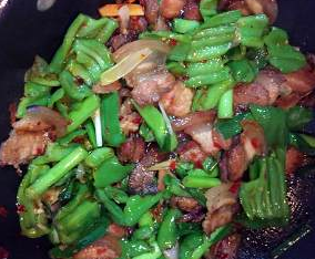 香辣爆炒回锅肉