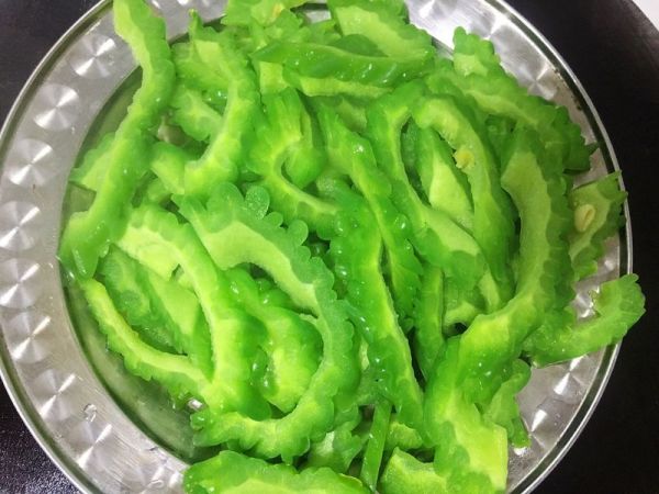 青椒炒苦瓜#夏日下饭菜#