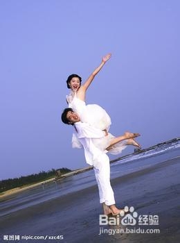 拍婚纱照怎样摆POSE