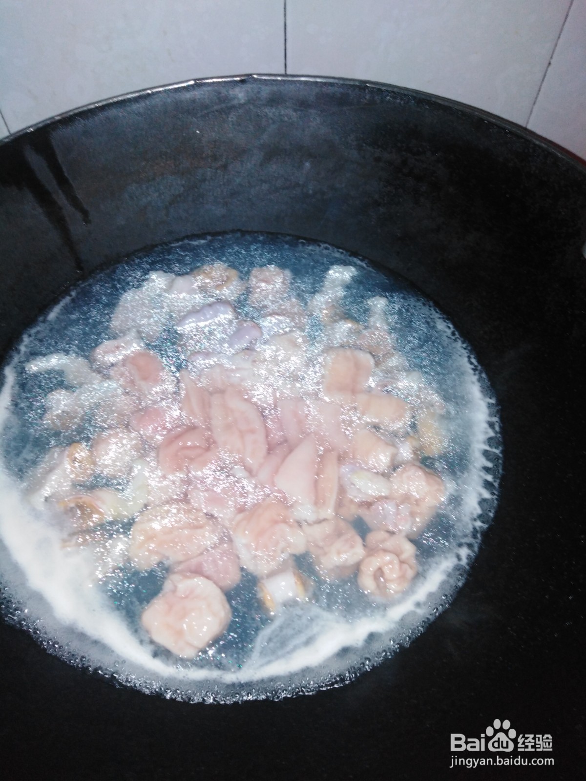 猪小肠如何炒凤尾菇？