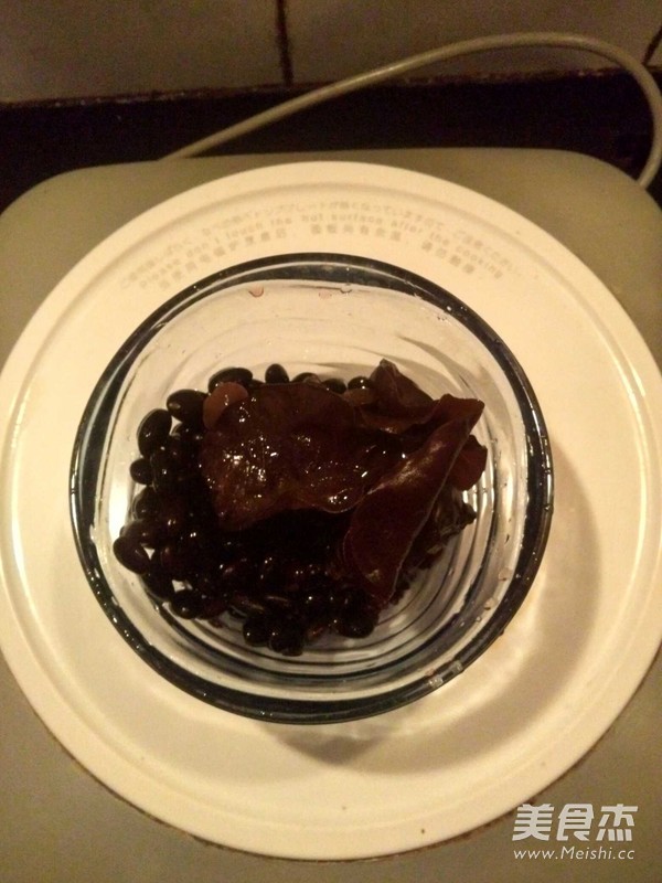 黑豆黑米木耳糊