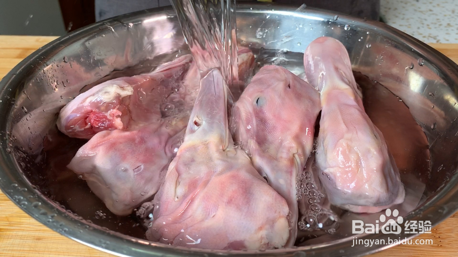 麻辣鸭头的做法