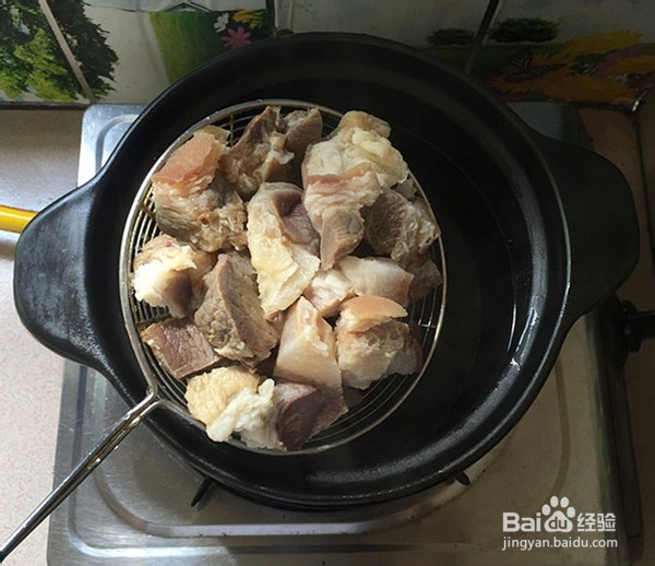 萝卜炖腊猪蹄肉
