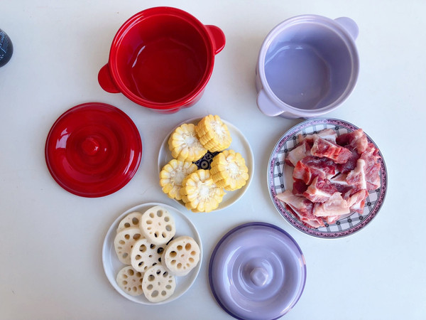 莲藕玉米排骨汤