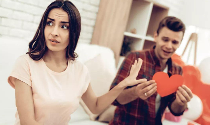 女生说不想谈恋爱回复什么