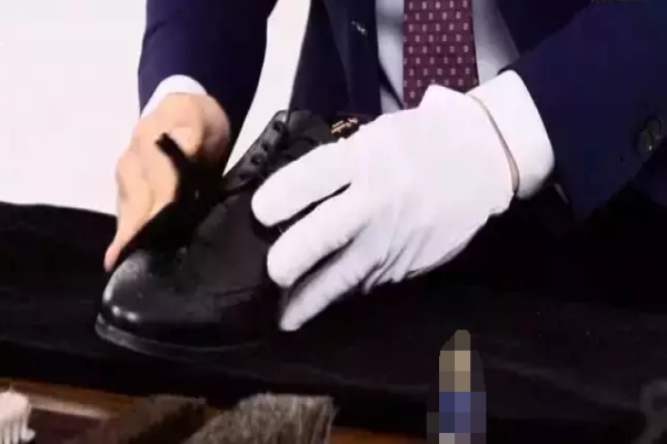 鹿皮鞋怎样清洗