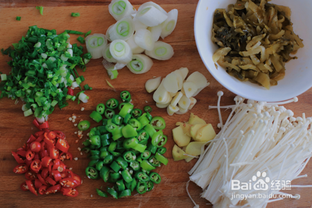 酸汤金针肥牛的美味吃法