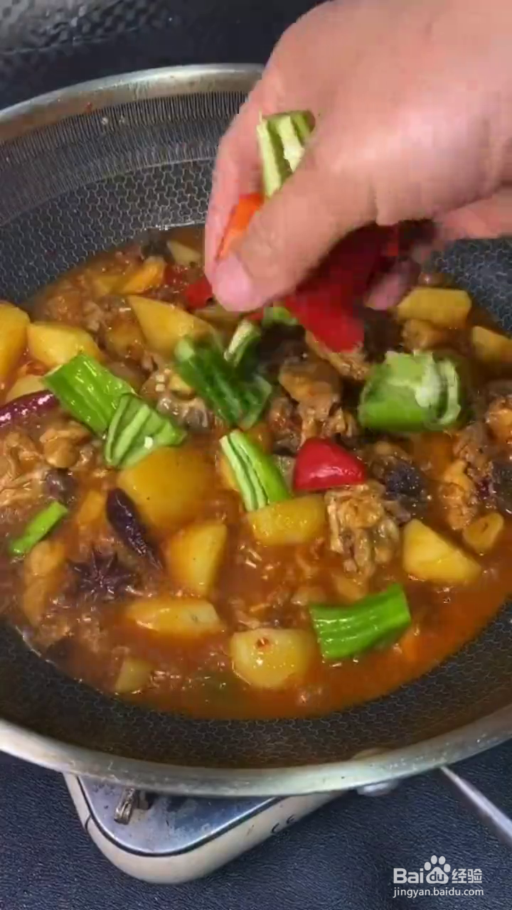 如何做土豆烧鸡腿