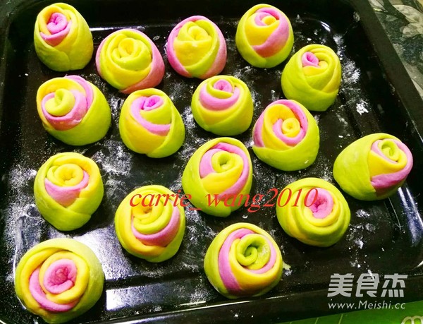 三色玫瑰花馒头