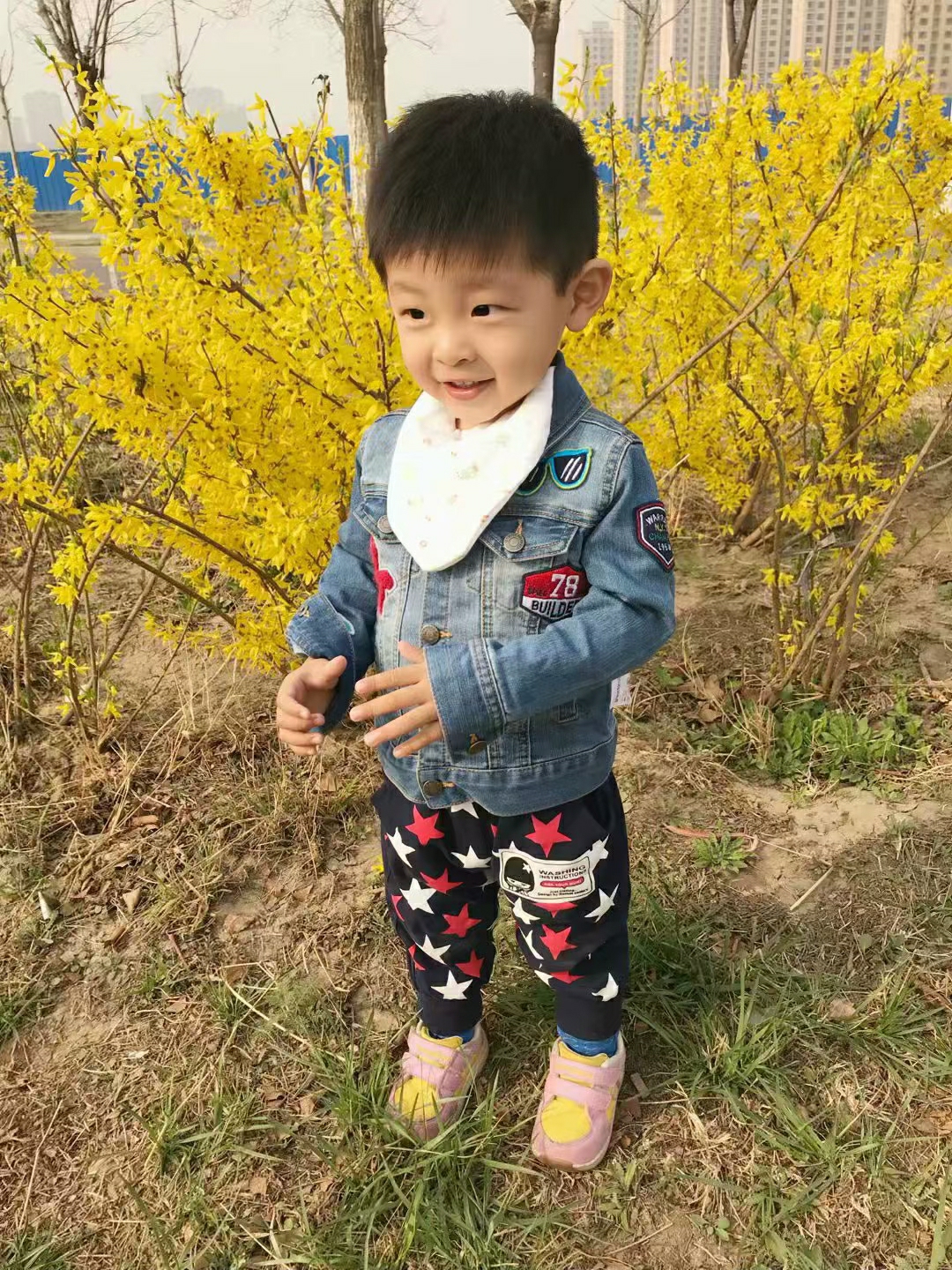 #至酷国潮出街#春天穿牛仔,做街上最靓的仔