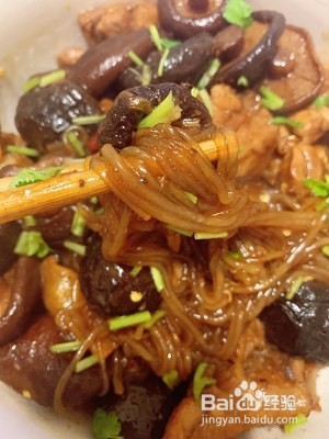 如何做出好吃的小鸡炖蘑菇