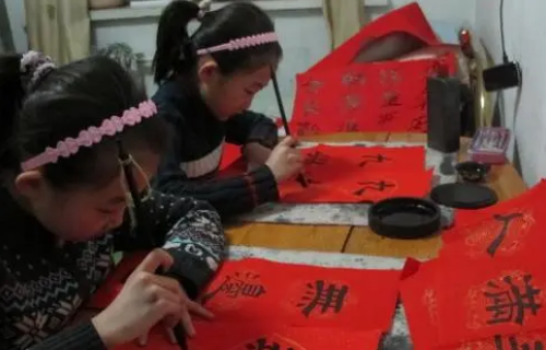 杯中酒口口都香甜量力而行的上联是什么