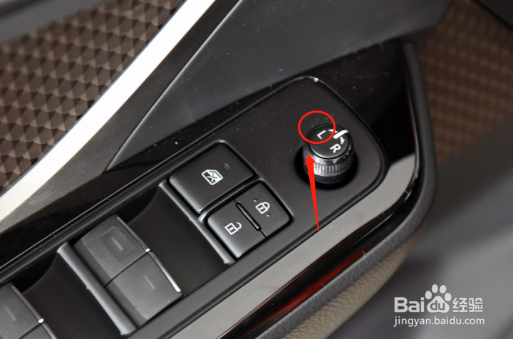 丰田C-HR汽车后视镜怎么调节