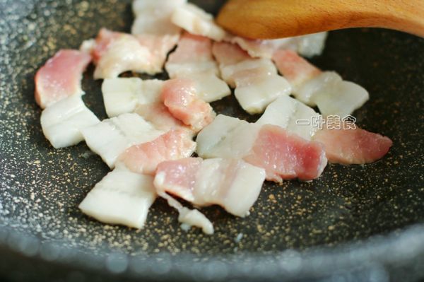 五花肉蒜蓉炒娃娃菜