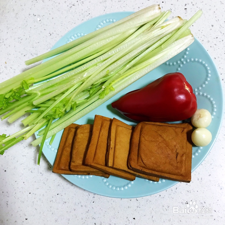 适合懒人做的香干炒芹菜