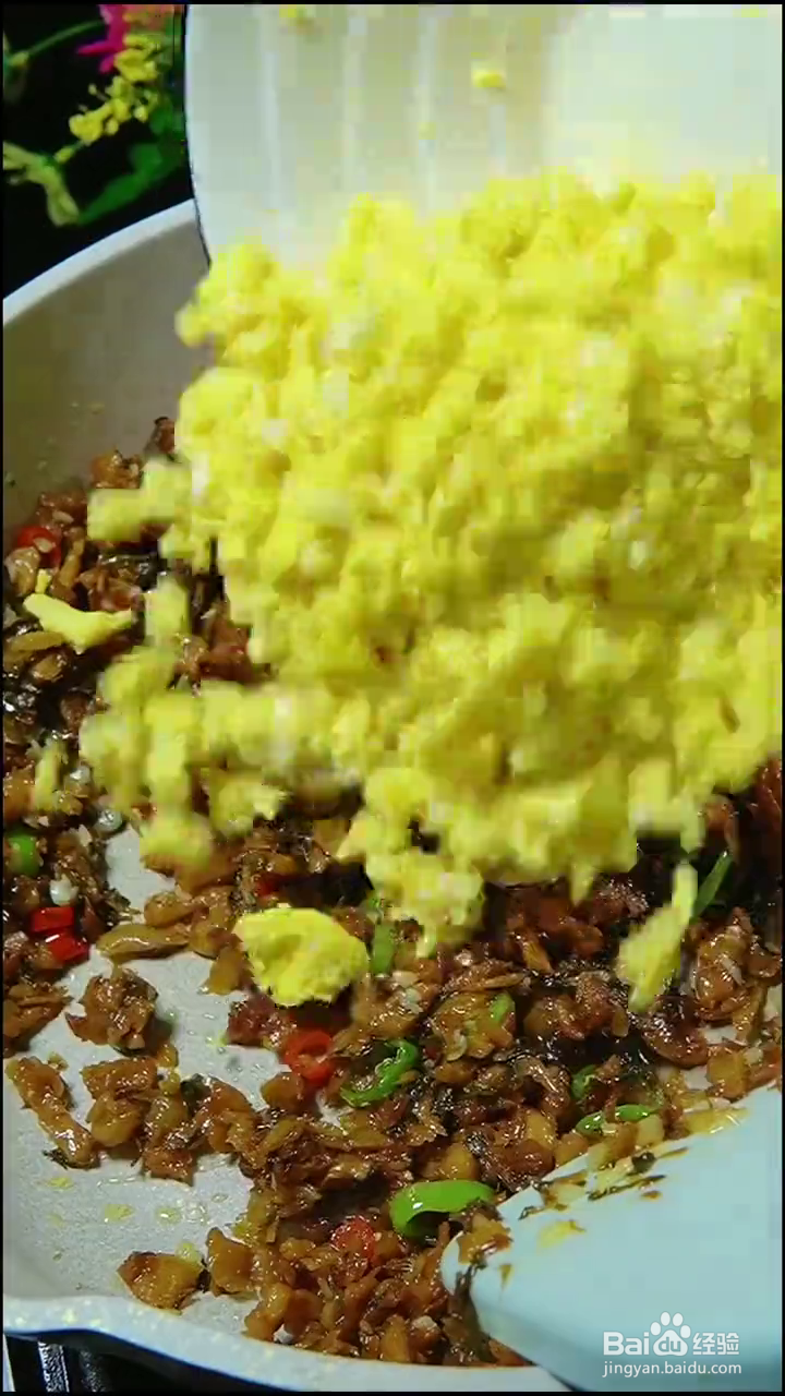 如何制作好吃下饭的外婆菜美食？