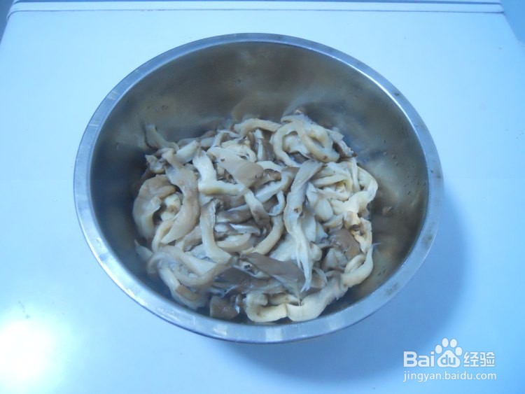 软炸新鲜的蘑菇